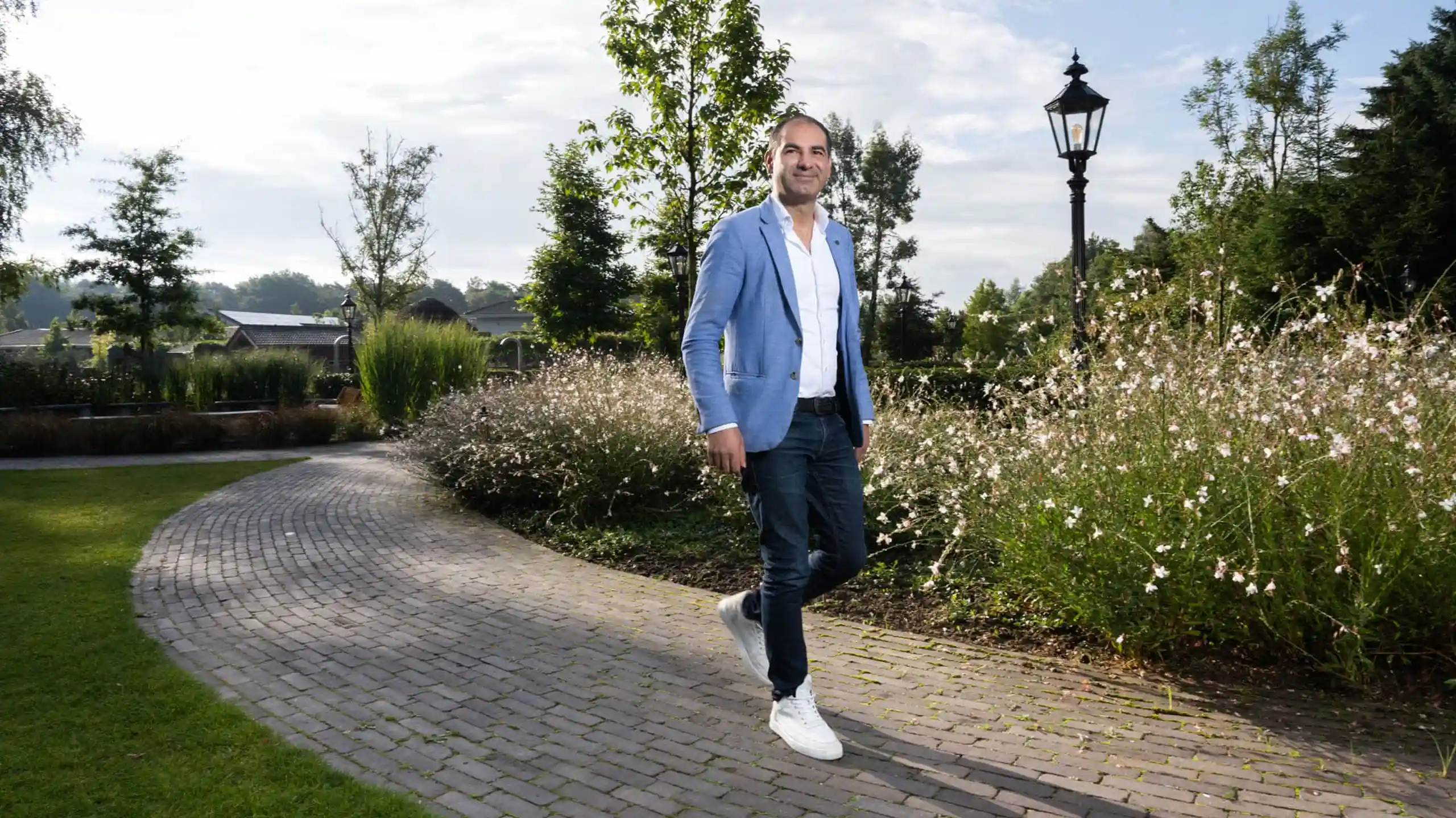 Escom-Home-Header-Wellness PVT-panelen leveren warmte voor een wellnesslocatie